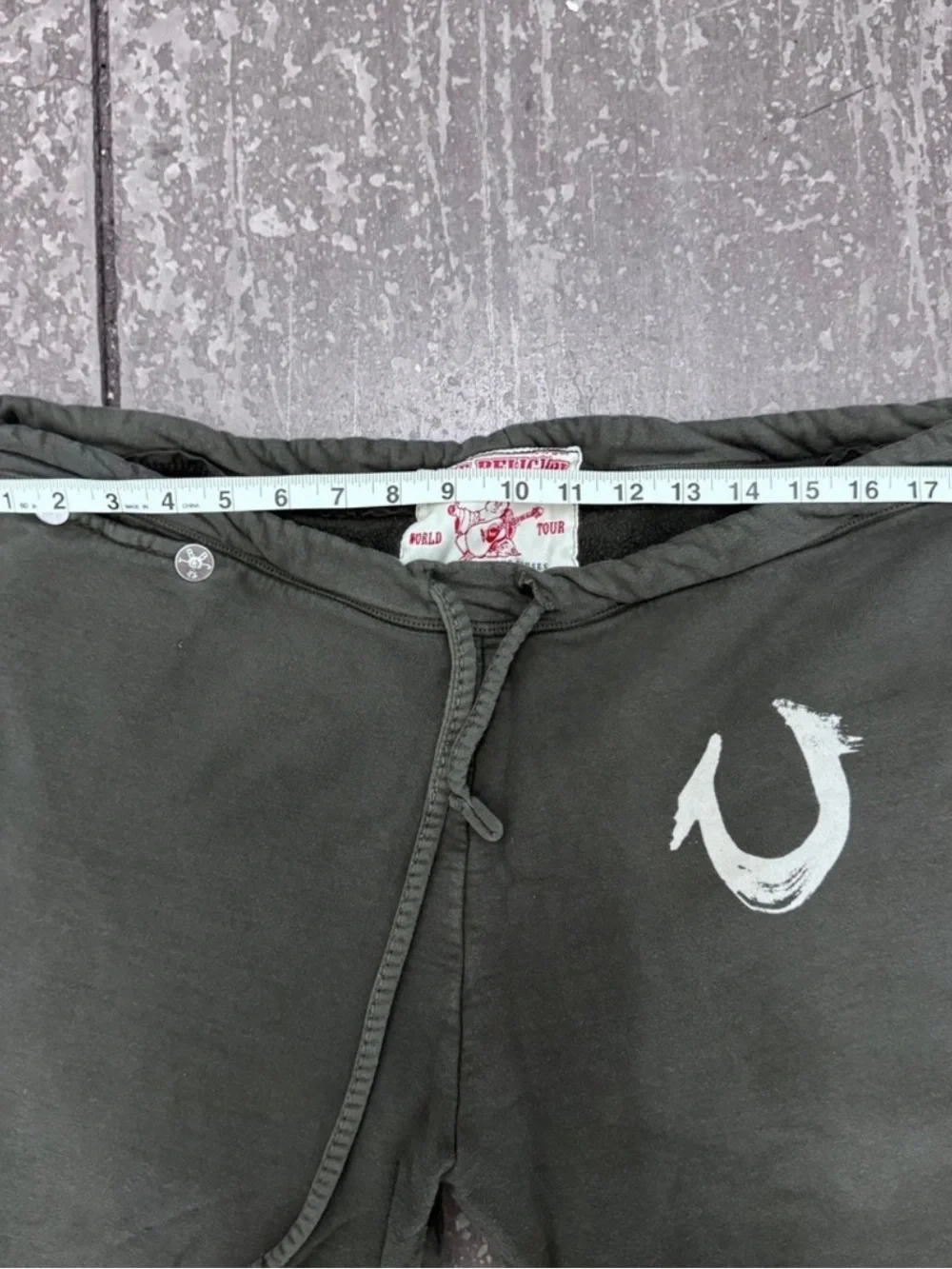🔥True Religion Drawstring Y2K 3/4 Cut jogger shorts Large!!